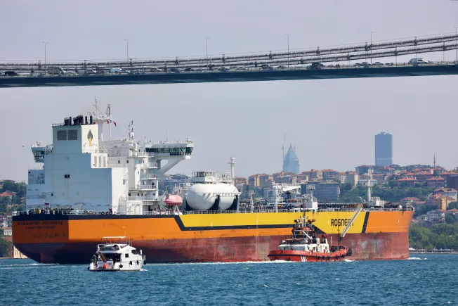 রাশিয়ার তেল বাণিজ্যে চীনের প্রভাব – যুক্তরাষ্ট্রের ব্যর্থতা! | Why America’s Sanctions on Russian Oil Are Failing?