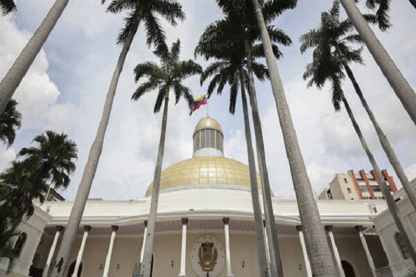 ভেনেজুয়েলা ও রাশিয়ার শক্তিশালী সম্পর্ক: তেল খাতে ১৫ বছরের অংশীদারিত্ব বাড়াল করাকাস
