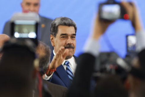 ট্রাম্প যদি মাদুরোকে সরান, তবে যুক্তরাষ্ট্রকে দীর্ঘ সামরিক জটিলতার মুখে পড়তে হবে — বিশেষজ্ঞদের সতর্কবার্তা | Experts Warn Trump Could Face Long Military Commitment and Chaos if He Tries to Oust Maduro in Venezuela